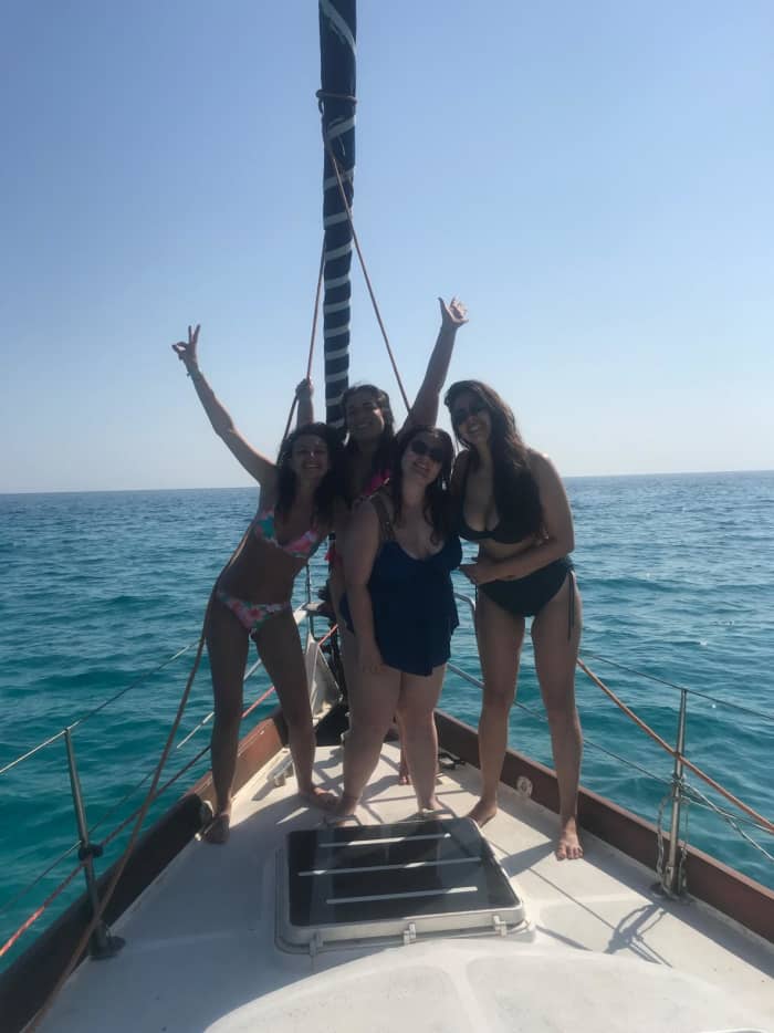 Erkunden Sie Campomarino und genießen Sie einen ganzen Tag Segeln auf einem Segelboot.