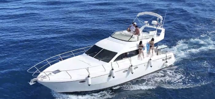 Erkunden Sie Arenzano mit dem Boot: Ein ganzer Tag auf dem Wasser an Bord eines Motorboots