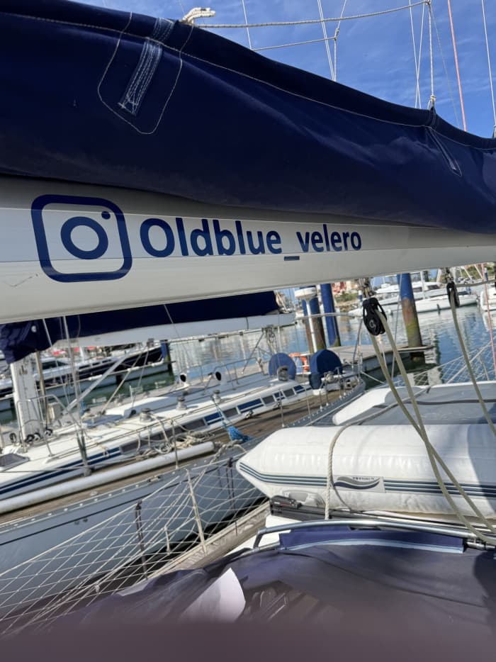 Profitez d'une journée en mer à Puerto Sherry à bord d'un voilier