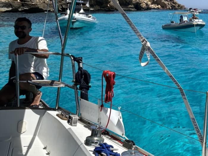 Excursión privada en velero de 9 horas en Trapani.