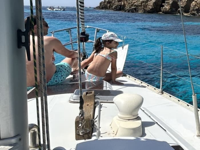 Excursión privada en velero de 9 horas en Trapani.