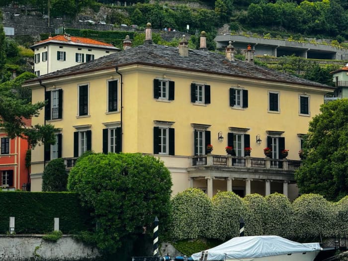 A day on Lake Como in a motorboat
