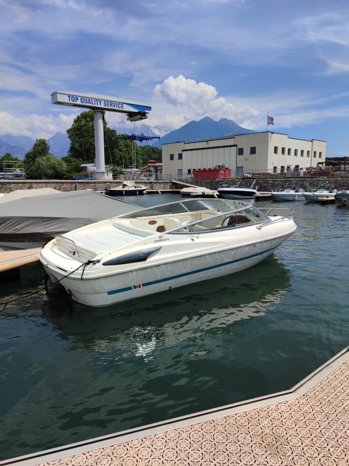 A day on Lake Como in a motorboat