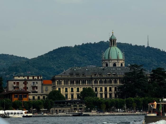 A day on Lake Como in a motorboat
