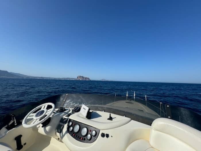 Découvrez les rivages de Garrucha : une excursion d'une journée complète à bord d'un bateau à moteur