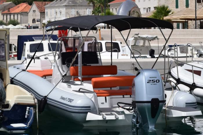 Excursion en bateau à moteur d'une demi-journée à Split