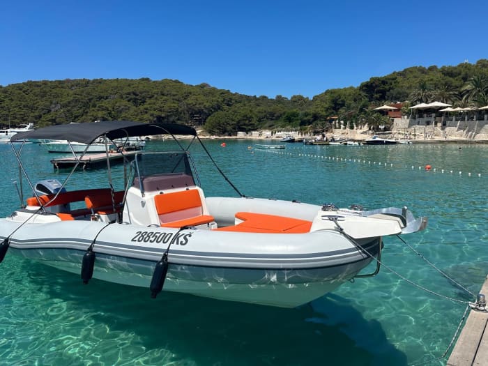 Excursion en bateau à moteur d'une demi-journée à Split