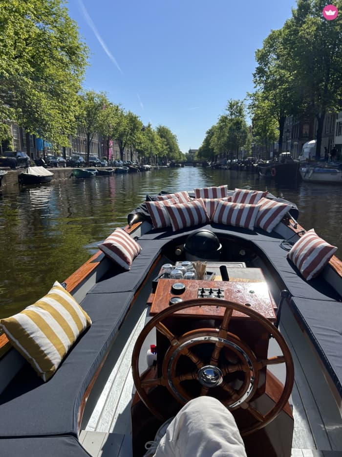 UNIQUE CANAL TOUR BY BOAT