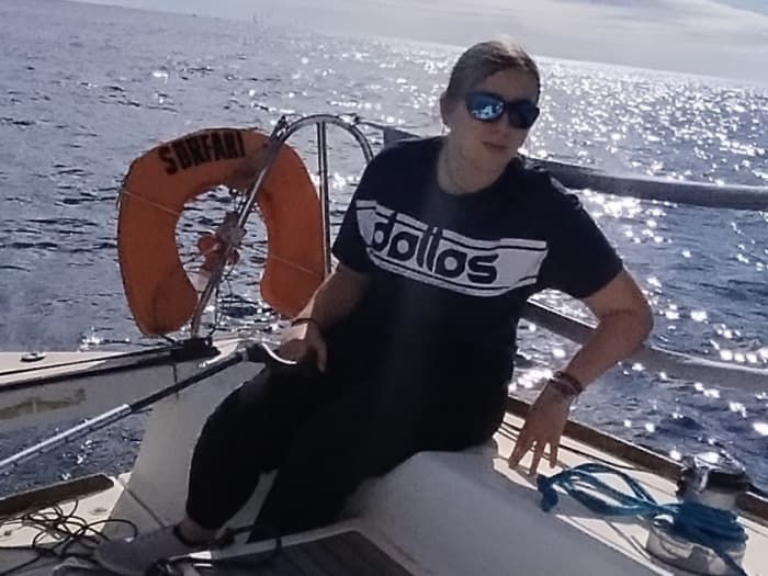 Discover Embiez on a full-day sailing trip