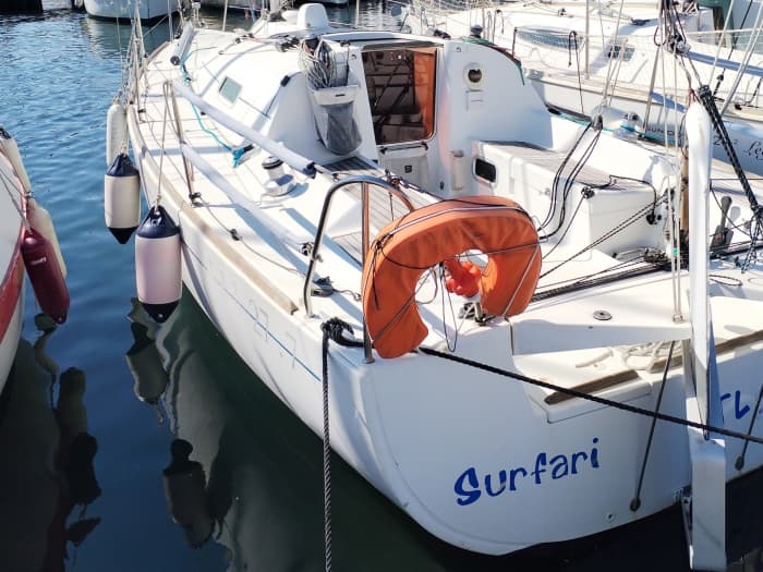 Discover Embiez on a full-day sailing trip