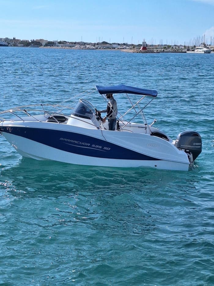 Scopri Sukošan a bordo di un motoscafo per 10 ore.