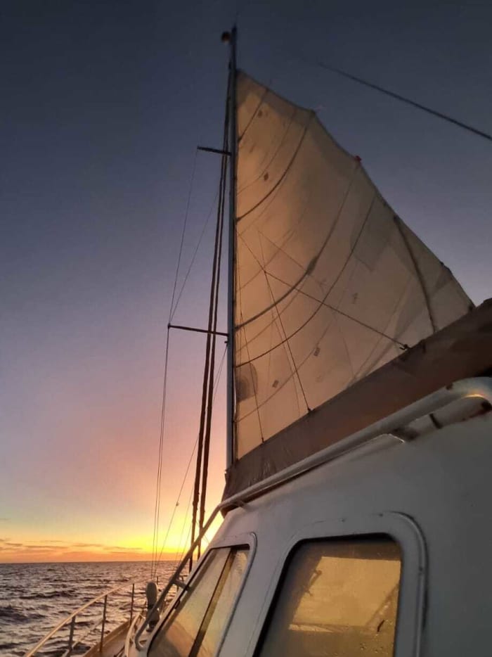 A full day of magic in Paraty on a sailboat