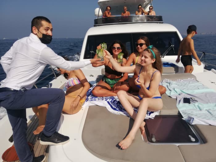 Private Swimming Tour Including Refreshments