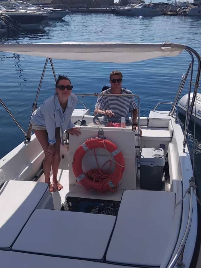 Beleef een onvergetelijke dag met onze SAVER 5.40, uitgerust met alles wat u nodig heeft voor een perfecte dag op het water!