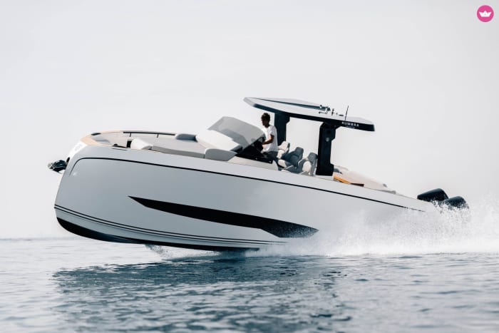 Boat trip to Formentera: relaxation and turquoise waters