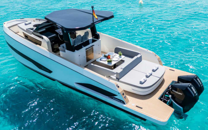 Boat trip to Formentera: relaxation and turquoise waters