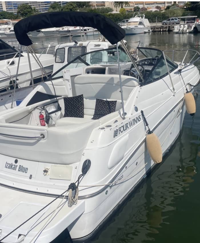 Entdecken Sie Nizza: Ein halber Tag voller Freude auf einem Motorboot