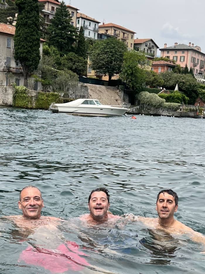 La tua giornata sul Lago di Como: noleggia una barca a motore per una giornata intera alla scoperta del lago.