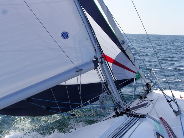 Profitez d'une demi journée de navigation à Camaret-sur-Mer en voilier.