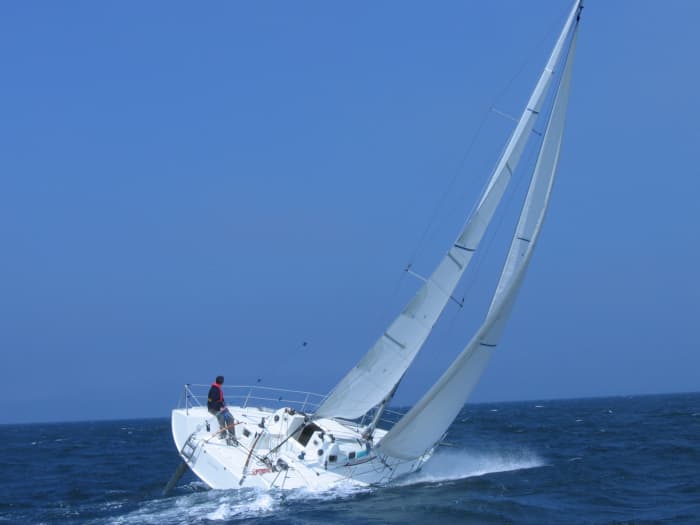 Profitez d'une demi journée de navigation à Camaret-sur-Mer en voilier.