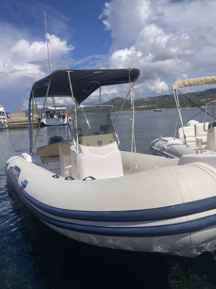 Upptäck L'Île-Rousse på en heldagstur med motorbåt