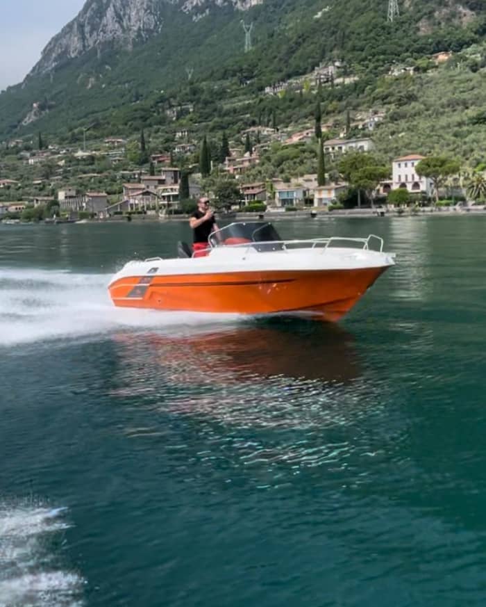 One day to discover Gargnano: The true Dolce Vita on a motorboat with a skipper