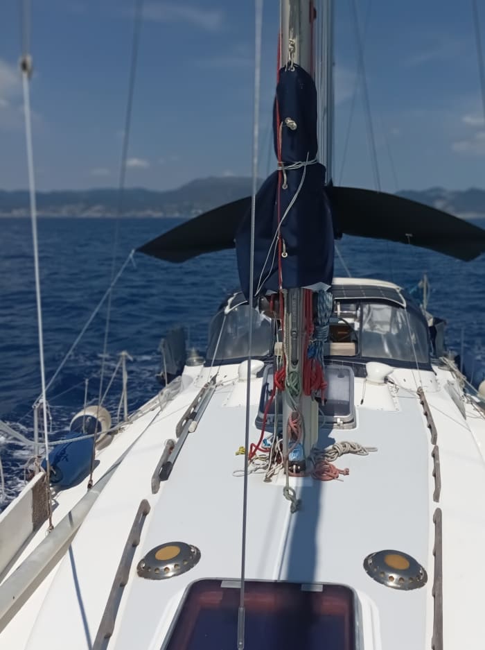 Discover Pegli on a sailboat for a full day