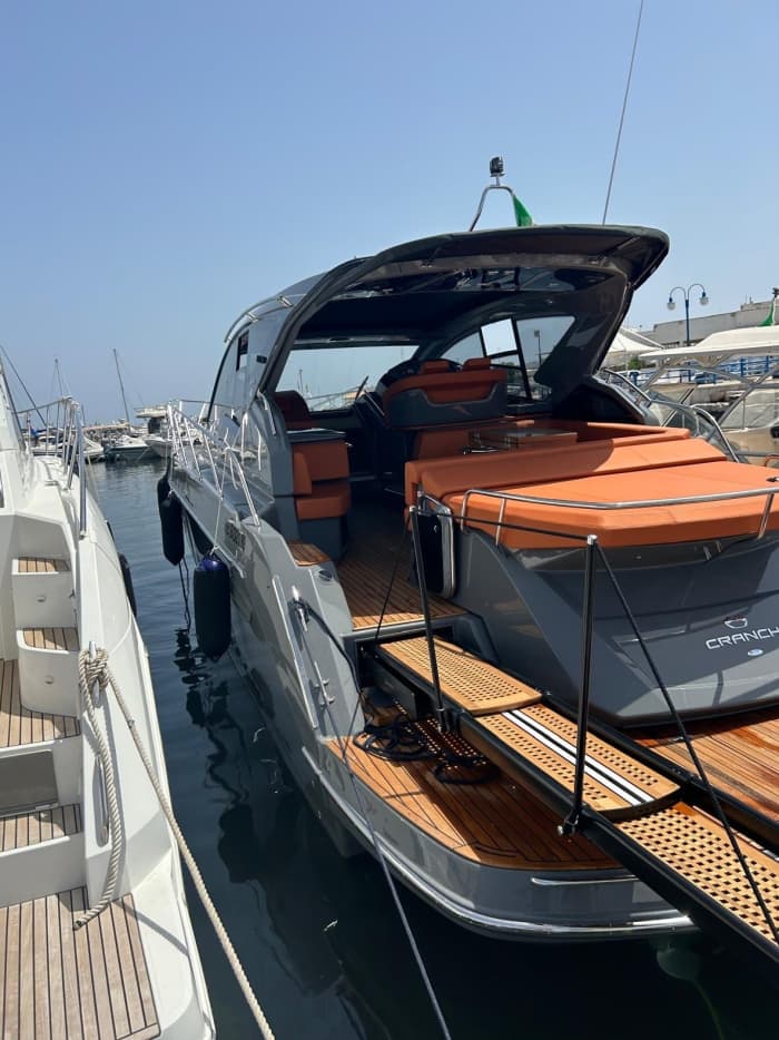 Upptäck Monopoli på en motorbåt i 9 timmar