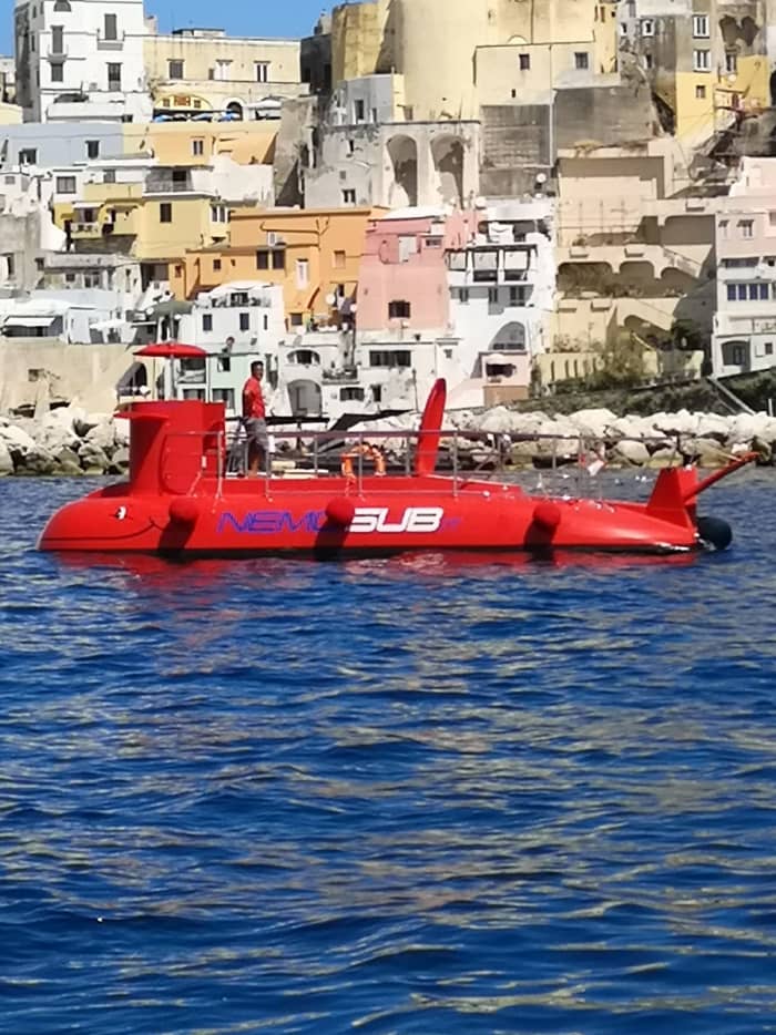 Die Perlen von Phlegräien: Luxuskreuzfahrt zwischen Procida und Ischia