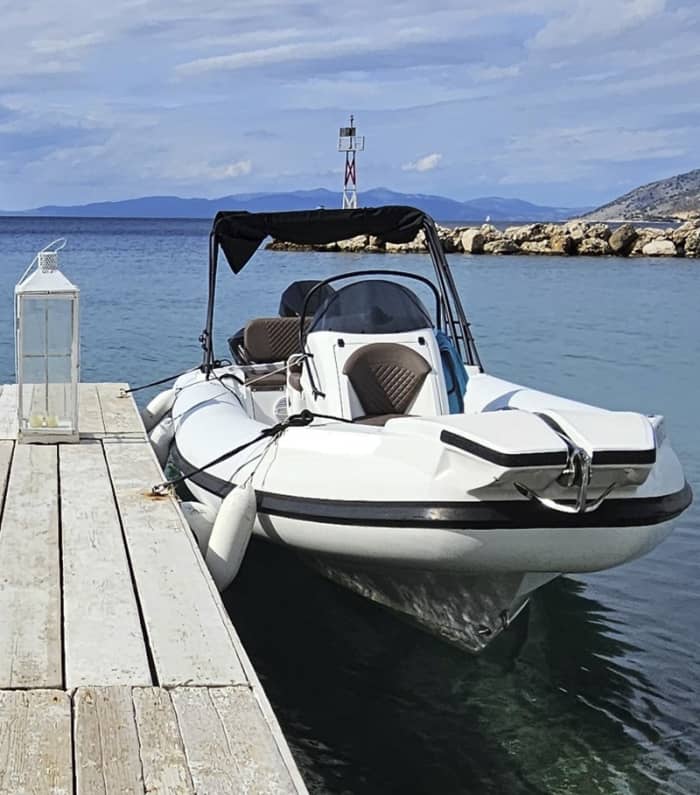* Transferts maritimes VIP vers les îles LEFKADA et MEGANISI *