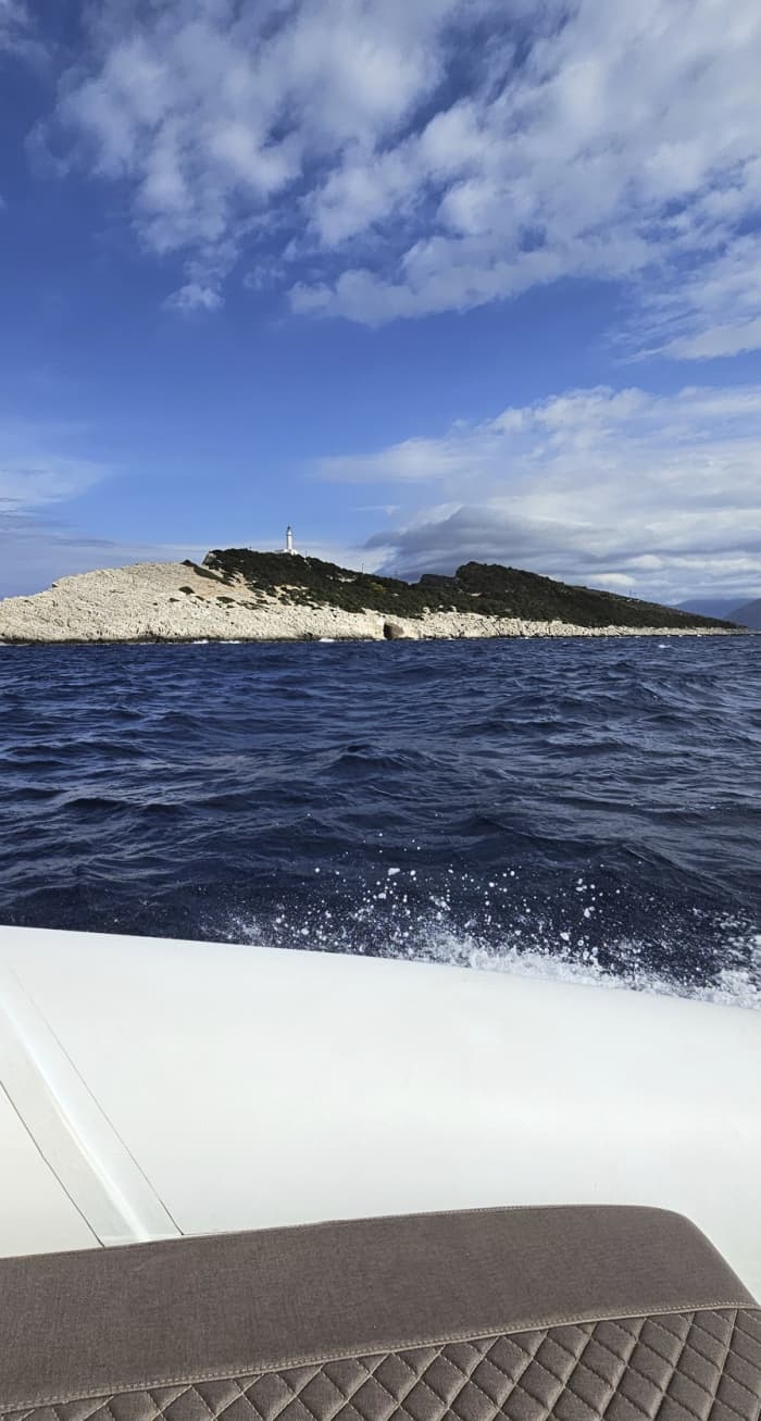 * Halve dagtrip naar Porto Katsiki en Egremnoi Bays op het eiland Lefkada *