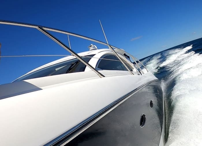 Votre escapade VIP à Gdynia : une excursion de 4 h en yacht à moteur