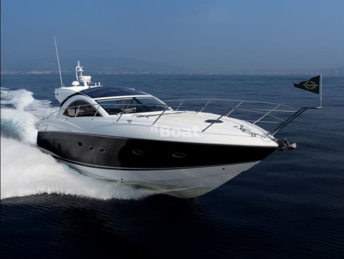 Votre escapade VIP à Gdynia : une excursion de 4 h en yacht à moteur