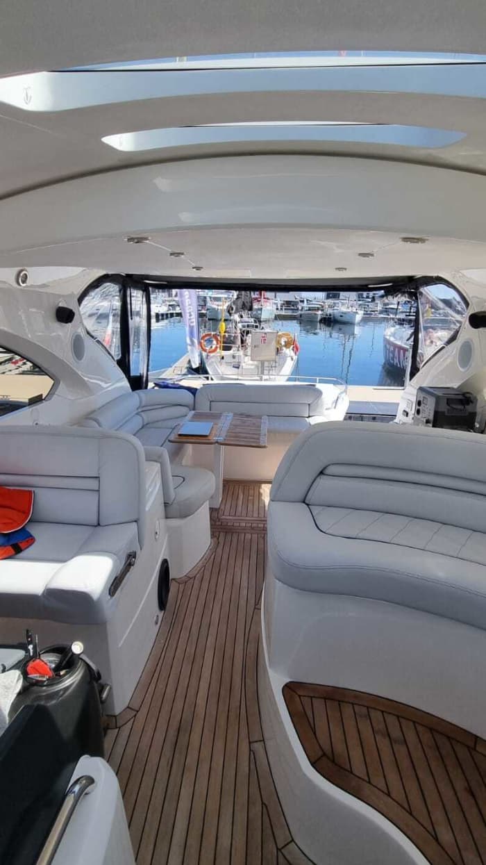 Votre escapade VIP à Gdynia : une excursion de 4 h en yacht à moteur