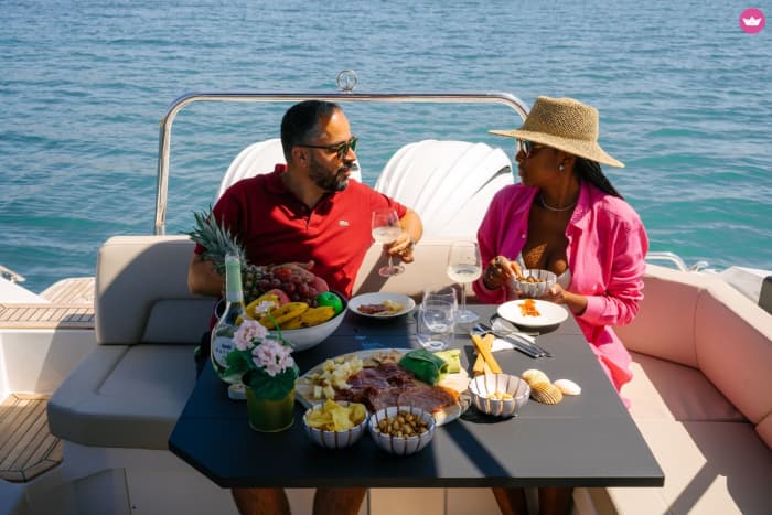 Cruzeiro matinal saindo de Vilamoura – 3 horas de relaxamento, vistas panorâmicas e diversão à beira-mar