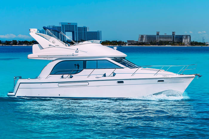 Halbtägige Bootstour in Cancún mit einem Motorboot