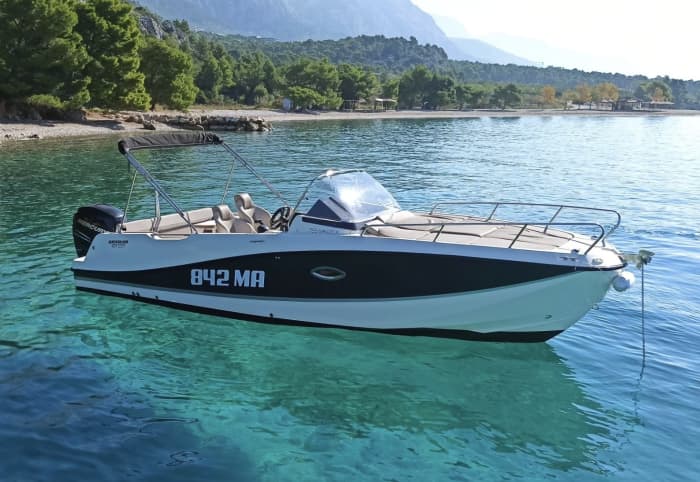 Votre bateau à moteur privé pour une journée autour de Makarska