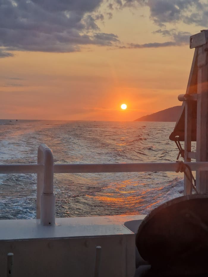 Op jacht naar de sereniteit van de zonsondergang – Hvar per speedboot