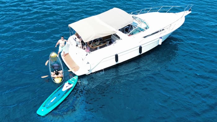 BEST BOAT SPOTS with fresh food and drinks