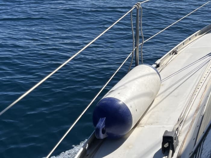 Découvrez Saint-Mandrier-sur-Mer lors d'une journée en voilier