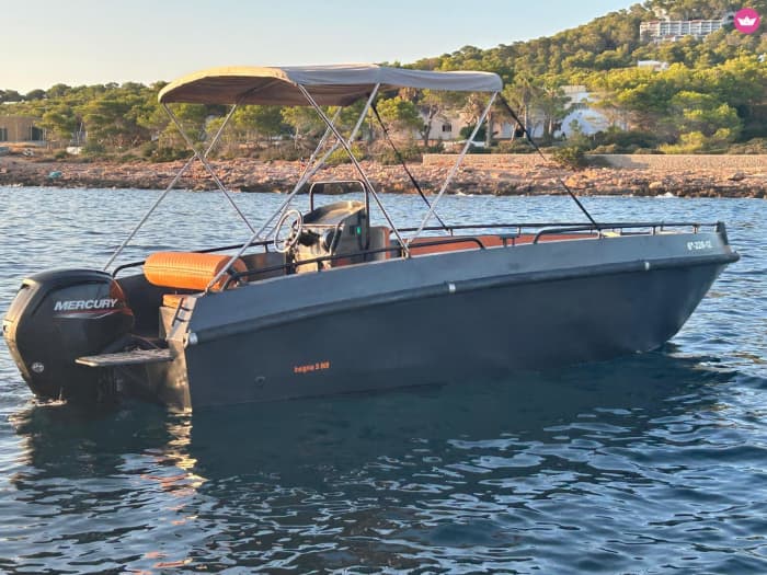 🌅 Sunset Experience
🌊 🛶 🪨 Es Vedrà
🕳️ Secret Caves
🧘🤿 Breathing and Snorkeling Course
🎶 Ibiza Chill Music
☀️ Golden Hour
🍹 Exclusive Atmosphere
⚓ Private Experience
🏝️ Conejera Island Sunset