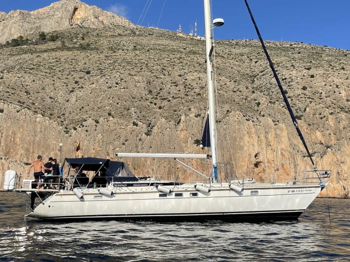 Privé-avontuur naar het eiland Tabarca, zeer comfortabele zeilboot van 16 meter. Familie of vrienden (hele dag). Brandstof inbegrepen!