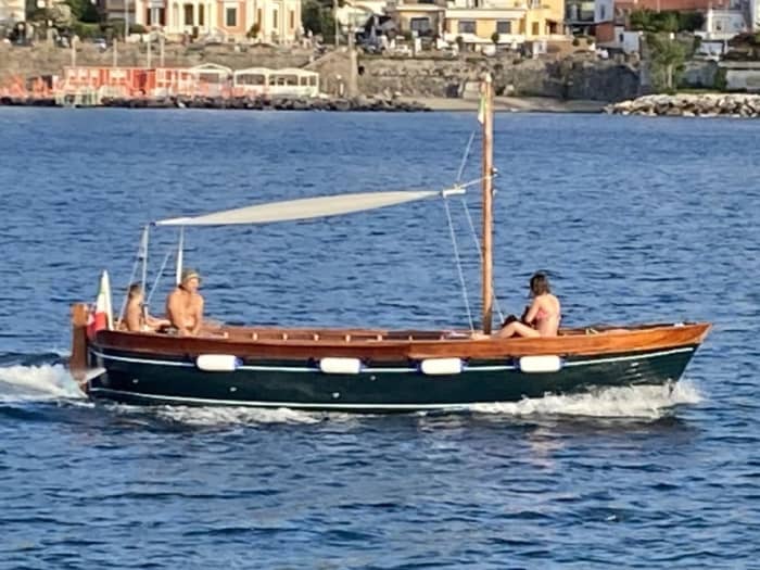 4 uur in Casamicciola Terme: Huur een motorboot en geniet