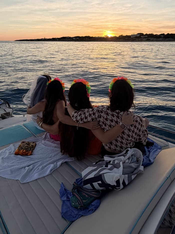 🌊 ☀️ Discover the sea like you've never seen it before: unforgettable boat excursions between relaxation, nature and breathtaking views.