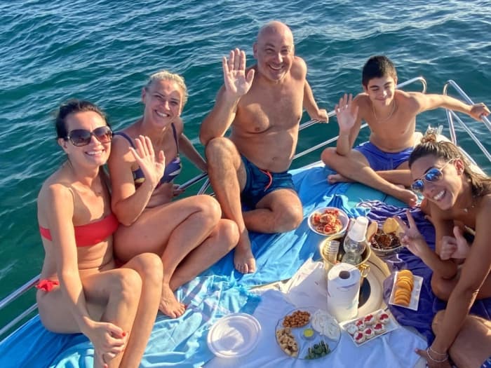 Profitez du soleil lors d'une excursion en bateau de 8 heures à Lizzano