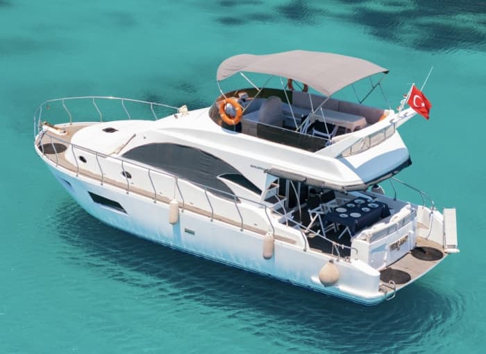 Genießen Sie einen ganzen Tag auf einem Motorboot in Muğla