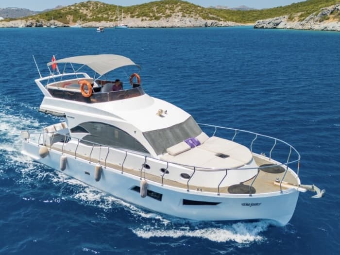 Genießen Sie einen ganzen Tag auf einem Motorboot in Muğla
