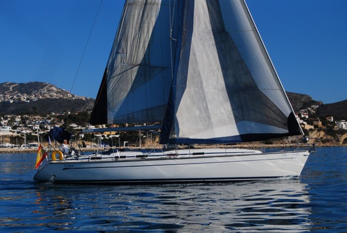 Erkunden Sie Moraira und genießen Sie einen ganzen Tag Segeln (8-4 Stunden).