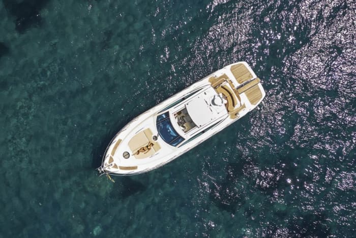 Santorini solnedgångskryssning – Privat kvällsflykt till sjöss