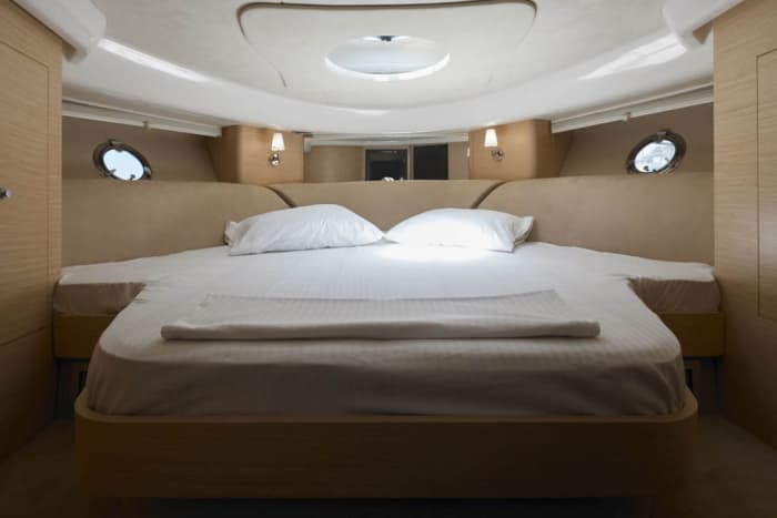 Santorini solnedgångskryssning – Privat kvällsflykt till sjöss